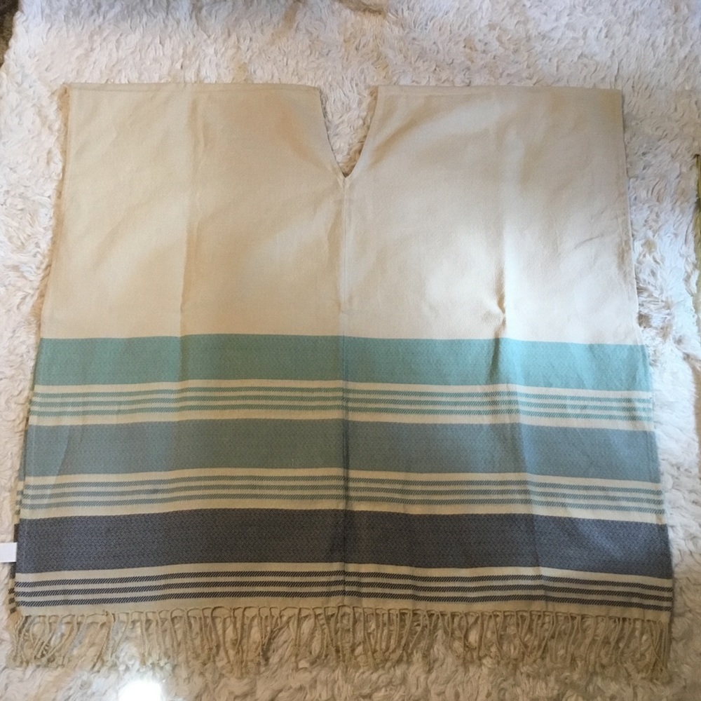Woman’s poncho